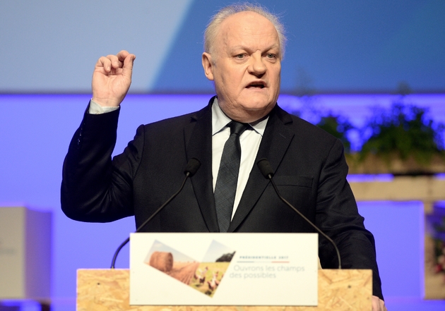 Francois Asselineau, le 30 mars 2017 à Brest, lors du grand débat organisé par le Conseil de l'agriculture français