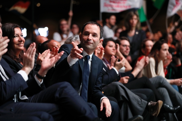 Benoît Hamon ovationné lors de la convention d'investiture du candidat PS, le 5 février 2017 à Paris