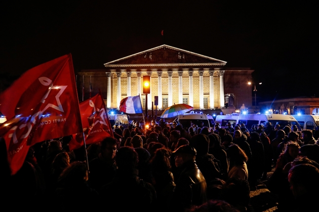 Rassemblement devant l'Assemblée nationale à Paris le 29 février 2020 pour protester contre le recours au 49-3