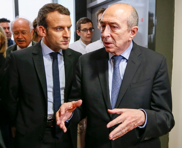 Emmanuel Macron (G) en comapgnie du sénateur-maire socialiste de Lyon, Gérard Collomb, le 4 février 2017 à l'Institut d'hématologie et d'oncologie pédiatrique de Lyon 