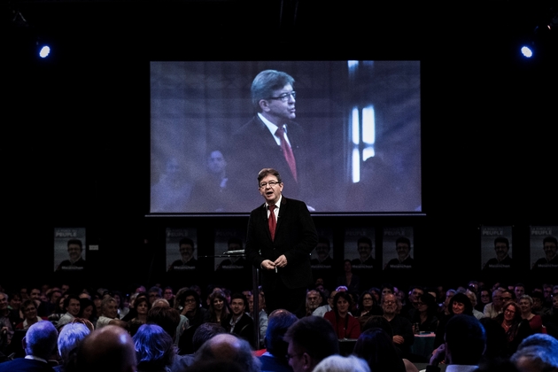 Jean-Luc Melenchon prononce un discours le 13 mai 2017 à Villejuif, à l'occasion de la présentation des candidats de La France insoumise pour les législatives des 11 et 18 juin