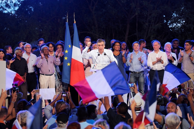 François Fillon lors d'un meeting à Saint-Pierre, au sud-ouest de La Réunion, le 12 février 2017