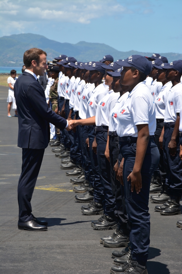 Le président Emmanuel Macron à son arrivée à Mayotte le 22 octobre 2019 