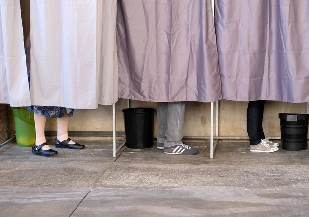 Dans un bureau de vote de Villefranche-de-Lauragais, en Haute-Garonne, le 23 avril 2017