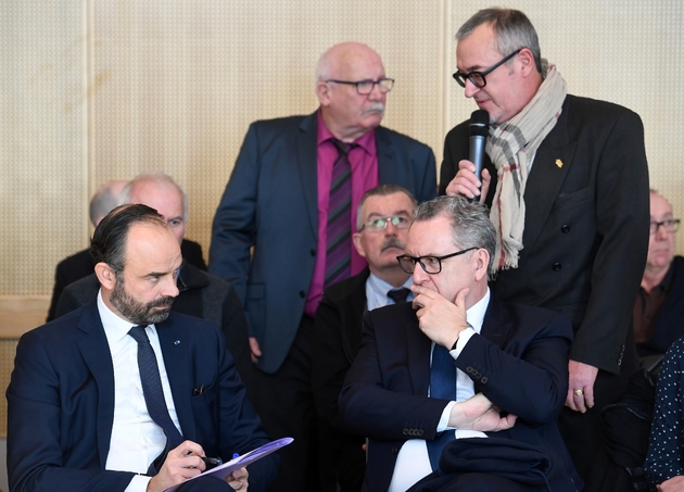 Le Premier ministre Edouard Philippe en déplacement à Plomodiern (Finistère) avec le président de l'Assemblée nationale, Richard Ferrand, député LREM de la circonscription, le 15 février 2019