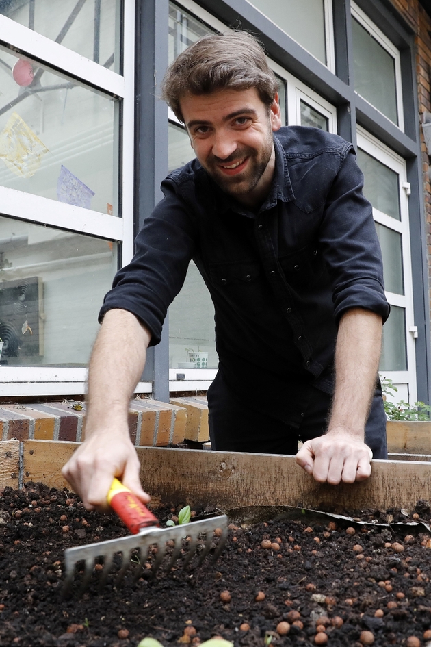 Alexandre Schiratti, à la fois enseignant et cuisinier, à Paris, le 4 avril 2017