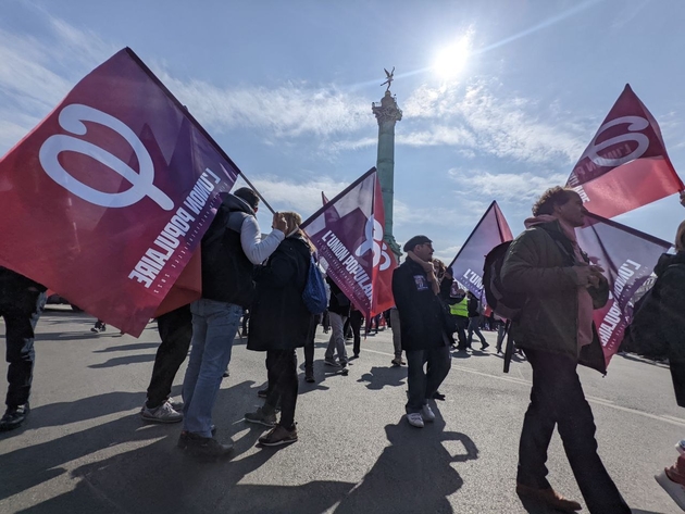 depart_de_la_marche_place_de_la_bastille.jpg