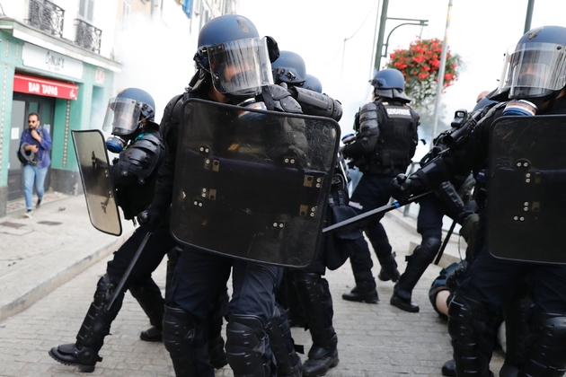 Des gendarmes lors d'une manifestation, le 24 août 2019 à Bayonne, dans le sud-ouest de la France