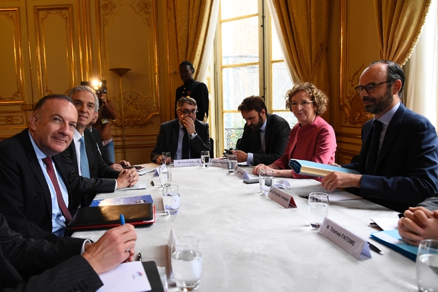 Le président du Medef, Pierre Gattaz (G), reçu à Matignon par le Premier ministre Edouard Philippe et la ministre du Travail Muriel Pénicaud sur la réforme du Code du travail, le 25 juillet 2017 à Paris