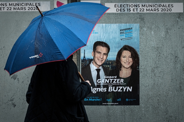 Affiche de candidats LREM à l'élection municipale à Paris le 5 mars 2020