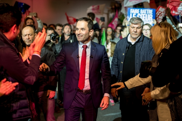 Benoît Hamon, candidat de la primaire organisée par le PS, arrive à un meeting de campagne à Lille, le 27 janvier 2017