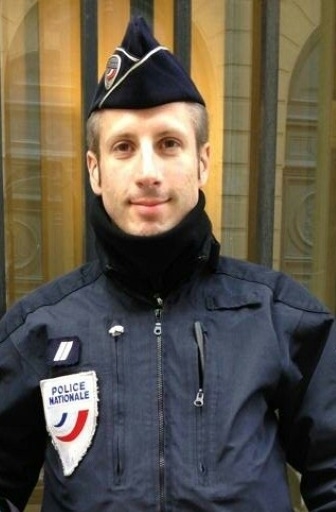 Photo non datée de Xavier Jugelé, le policier tué sur les Champs Elysées, le 20 avril 2017, fournie par sa famille le 22 avril 2017