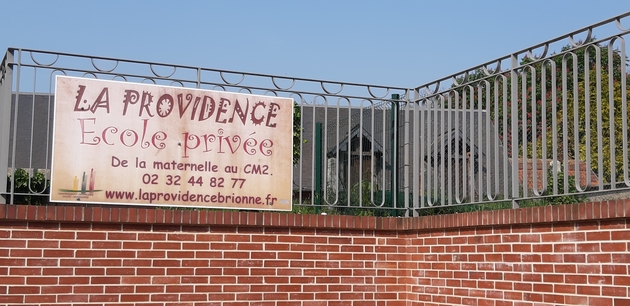 ecole_de_la_providence_a_brionne_photo_principale.jpg