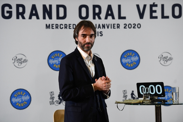 Cédric Villani, candidat à la mairie de Paris, lors d'un débat dans la capitale le 29 janvier 2020
