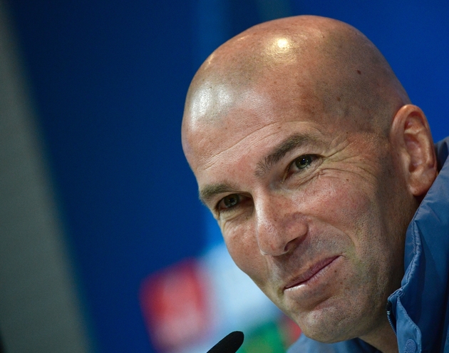 L'entraîneur du Real Zinédine Zidane en conférence de presse le 1er mai 2017 à Madrid