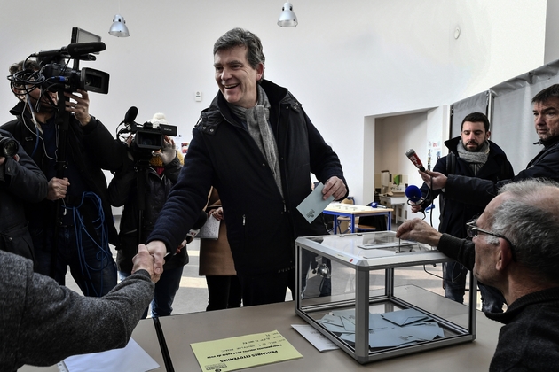 Arnaud Montebourg, candidat à la primaire du PS vote à Montret, en France, le 22 janvier 2017