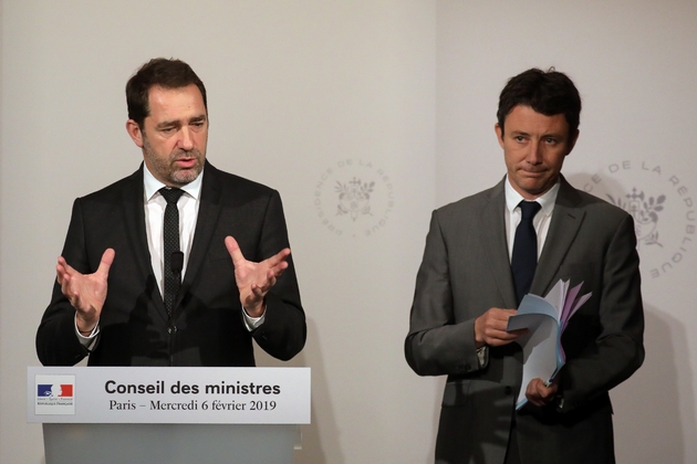 Le ministre de l'Intérieur Christophe Castaner et le porte-parole du gouvernement Benjamin Griveaux donnent un point presse à l'Elysée, le 6 février 2019