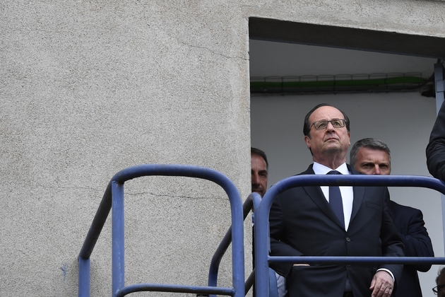 Le chef de l'État François Hollande à Laval, le 25 avril 2017