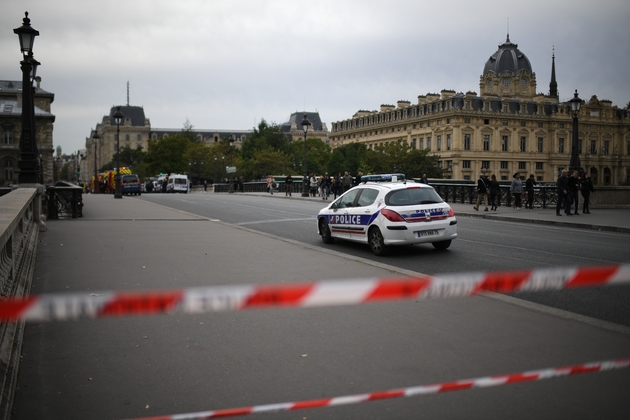 Périmètre de sécurité autour de la Préfecture de police de Paris le 3 octobre 2019