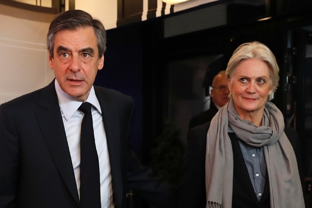 François et Penelope Fillon lors d'un débat de candidats à la présidentielle à Aubervilliers, près de Paris, le 20 mars 2017