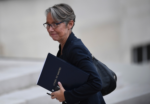La nouvelle ministre des Transports Elisabeth Borne arrive à l'Elysée, pour le premier Conseil des ministres, le 18 mai 2017 à Paris