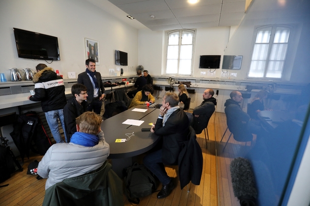 Des journalistes travaillent dans la salle de presse de l'Elysée, le 30 octobre 2018