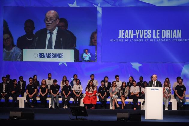 Le ministre des Affaires étrangères Jean-Yves Le Drian s'exprime lors d'un meeting de campagne à la Mutualité à Paris le 24 mai 2019 