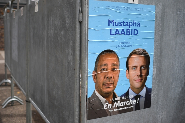 Un panneau électoral LREM avec Mustapha Laabid, candidat aux élections législatives à Bruz (Ille-et-Vilaine), le 30 mai 2017