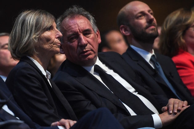 Le président du MoDem François Bayrou avec la vice-président du parti Marielle de Sarnez, le 24 mai 2019 à Paris