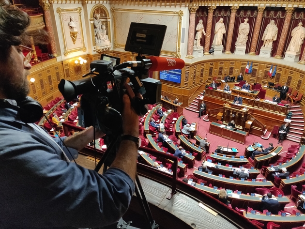 La distanciation physique a limité à 48 le nombre de sénateurs présents dans l’hémicycle. 