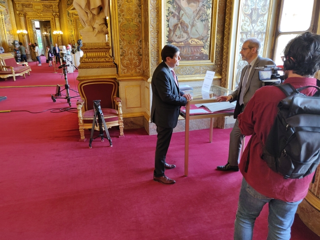 Le 26 mai, les deux sénateurs socialistes Patrick Kanner et Eric Kerrouche ajustent leur stratégie avant de dénoncer le recours aux ordonnances.