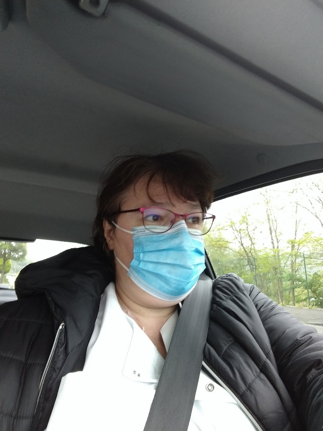 photo_-_katia_gugert_avec_masque.jpg