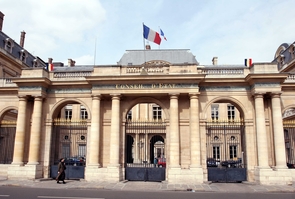 PARIS : Ministeres et Institutions ( illustration )