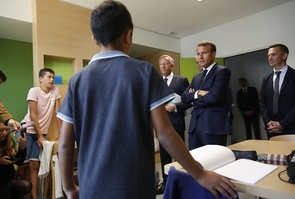 French president visits a secondary school in Laval