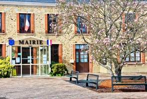 Mairie dans un village