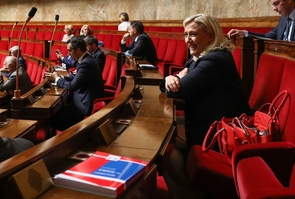 PARIS : Seance de questions au gouvernement a l'Assemblee nationale