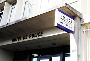 Illustration: police hotel de police.