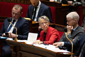 Paris: weekly session of questions to the government