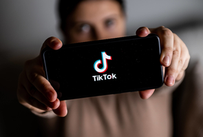 Logos displayed on smartphones in Poland - 06 Jan 2023